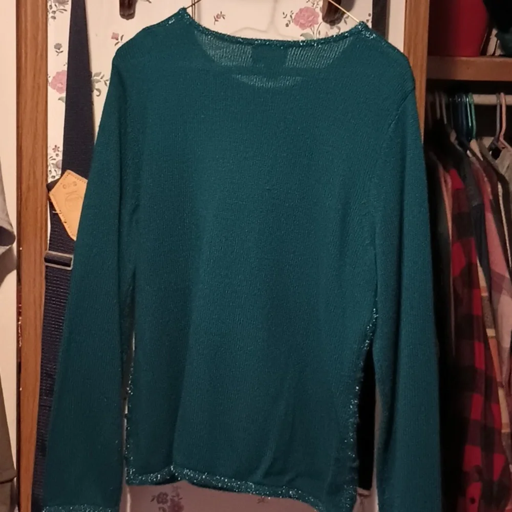Sweater - Picture 4 of 4